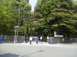 金閣寺入り口