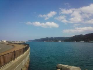名瀬港入口方面